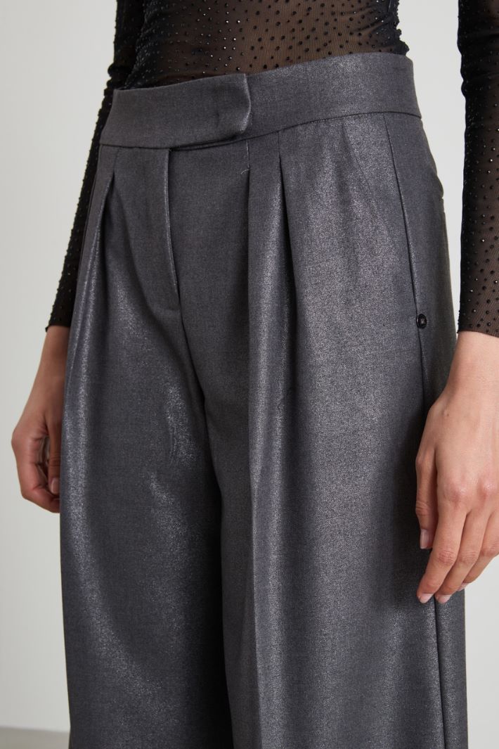 Wide-fit laminated twill trousers Intrend - 4