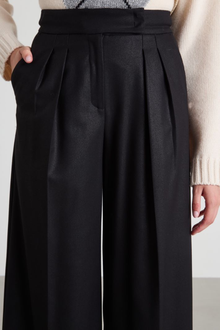 Wide-fit laminated twill trousers Intrend - 4