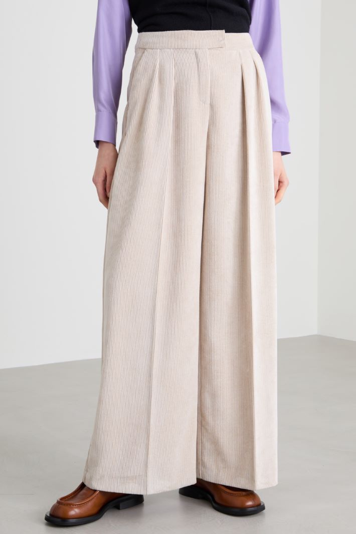Wide-fit velvet trousers Intrend - 2