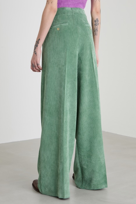 Pantaloni ampi in velluto