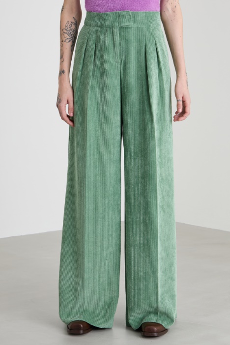 Pantaloni ampi in velluto