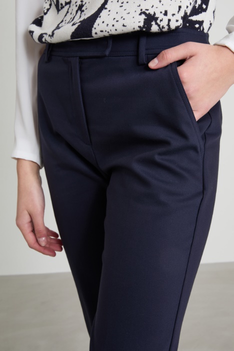 Pantaloni flare
