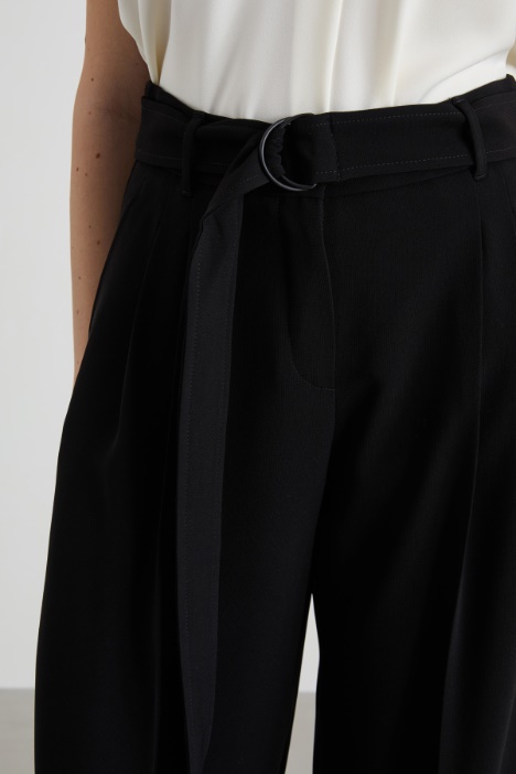 Pantalones con cinturón