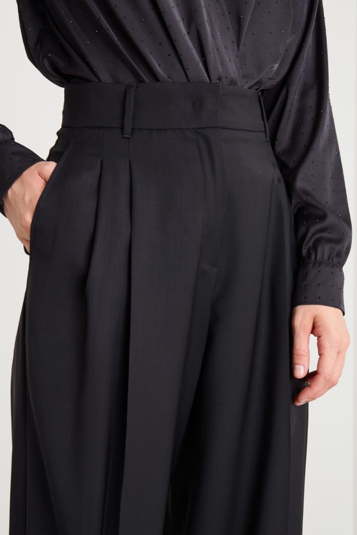 Pantaloni in gabardina Intrend - 3