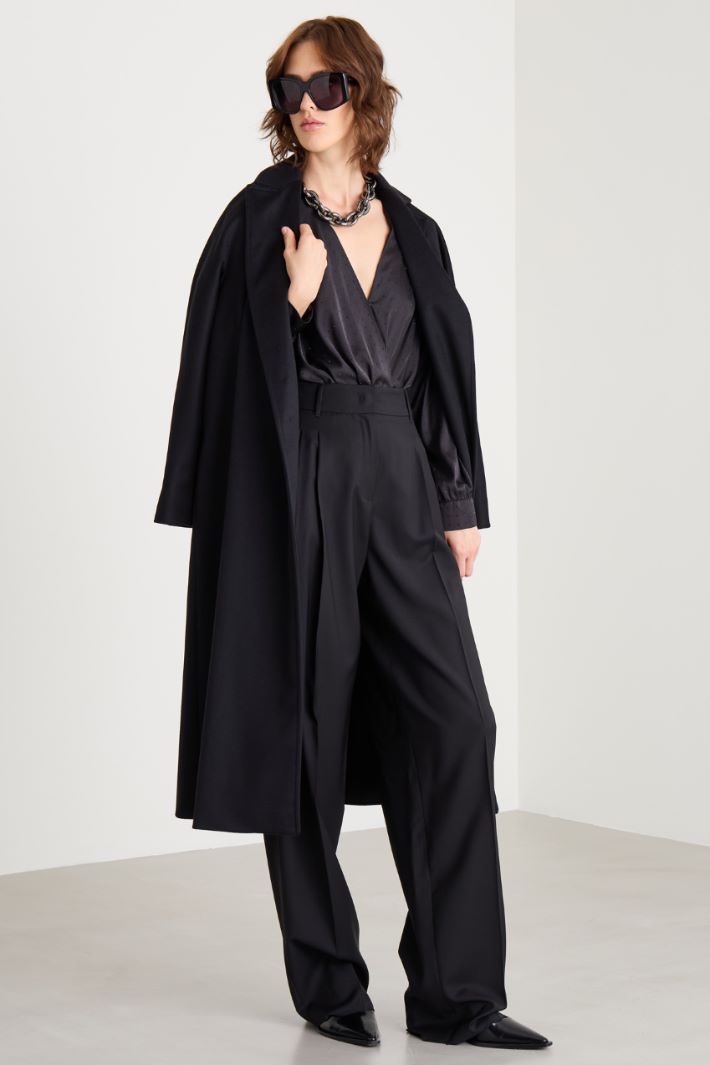 Pantaloni in gabardina Intrend