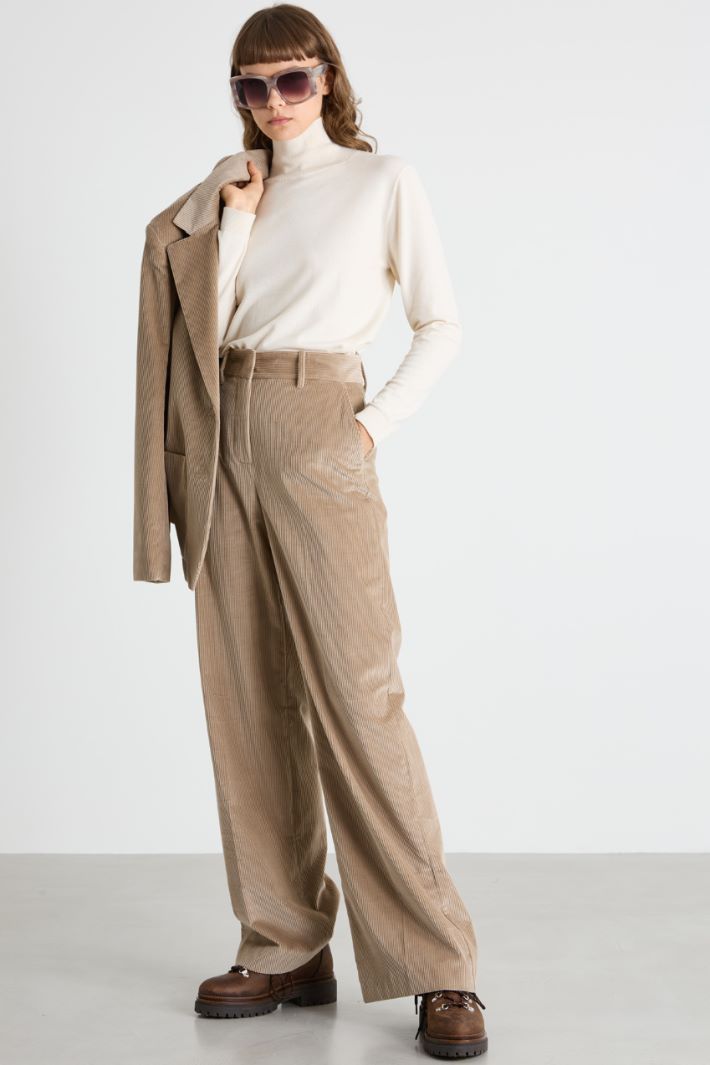 Corduroy trousers Intrend