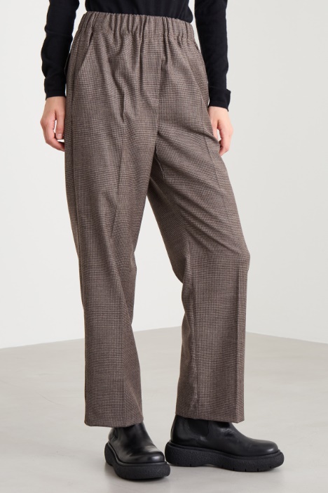 Pantalones con inserción elástica