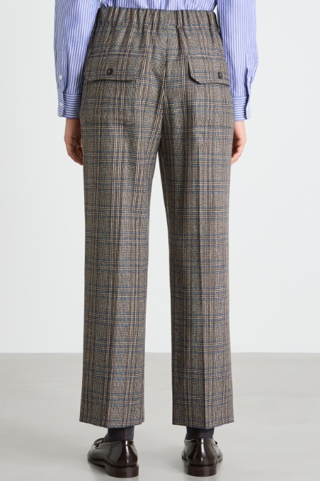 Pantalones con inserción elástica