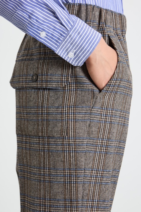 Pantalones con inserción elástica