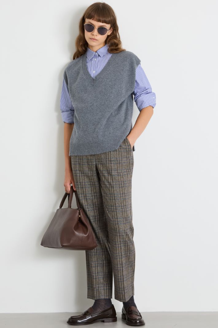 Trousers with elastic insert Intrend