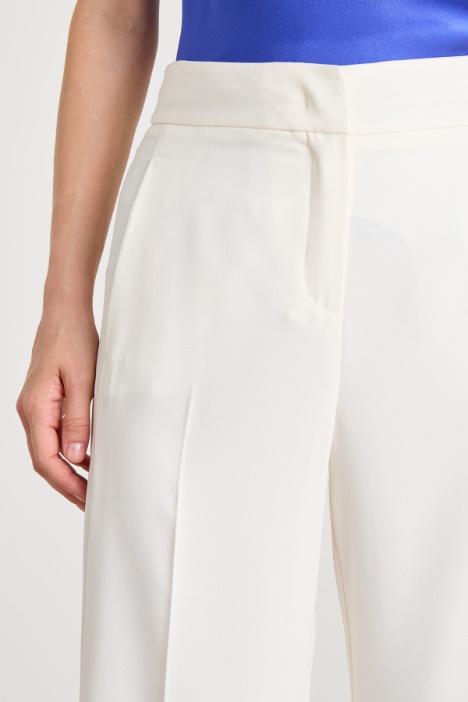 Pantaloni cropped