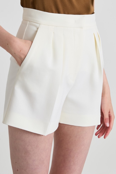 Shorts in crépe di lana