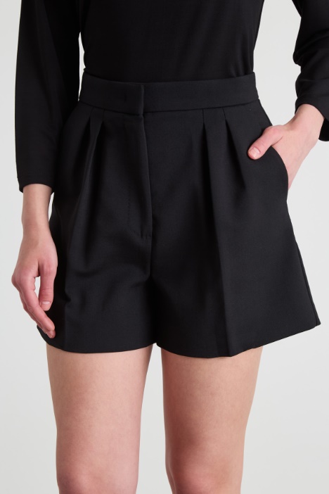 Shorts in crépe di lana