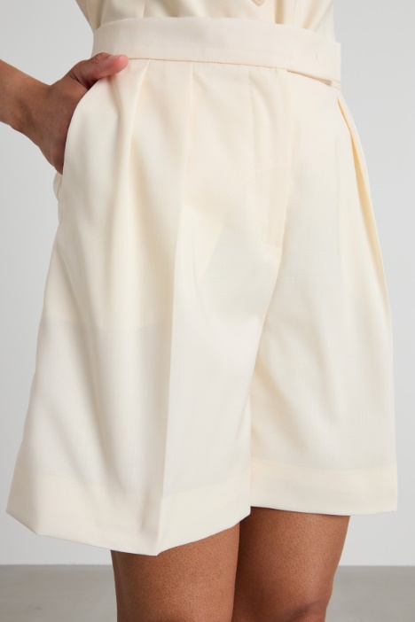 Shorts in tela di lana