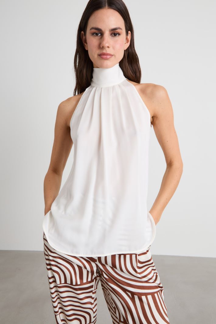 Silk halter neck top Intrend