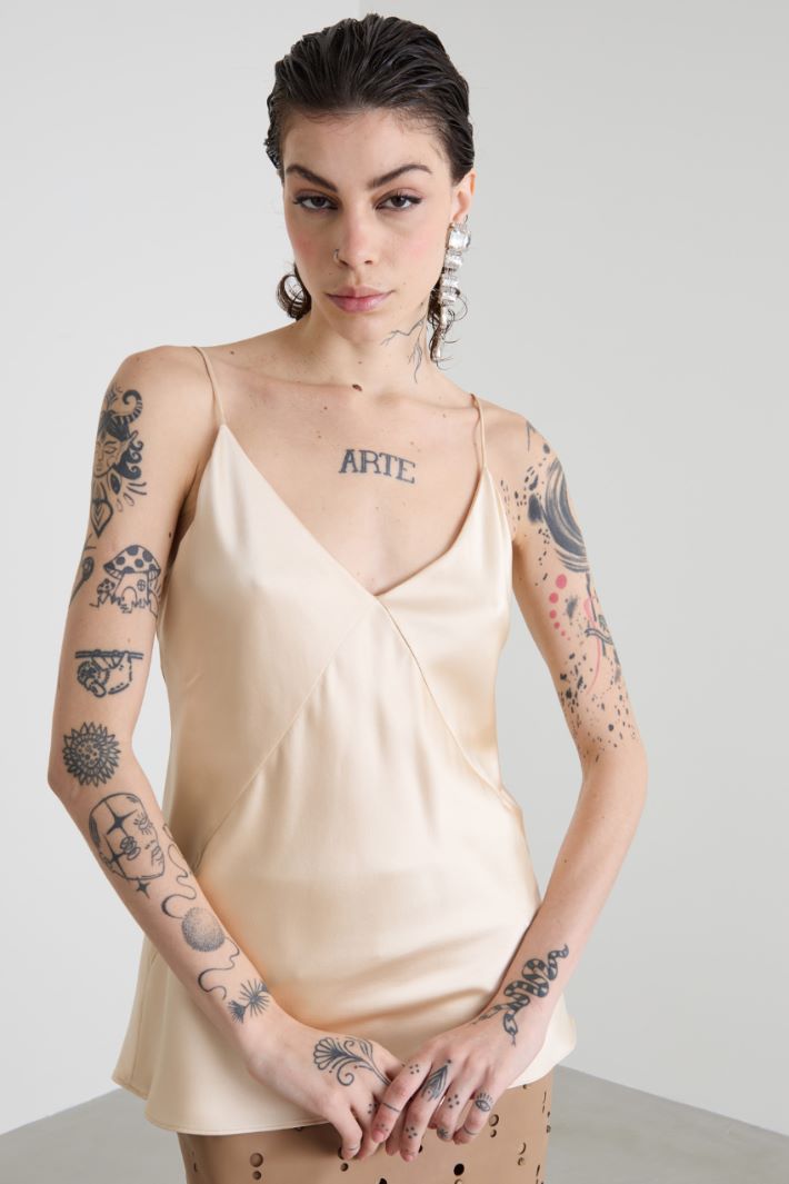 Top lencero de seda