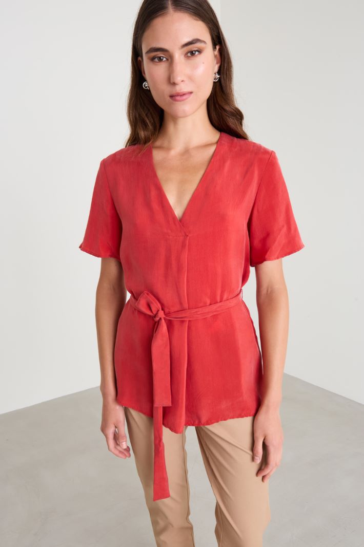 Flowy belted blouse Intrend