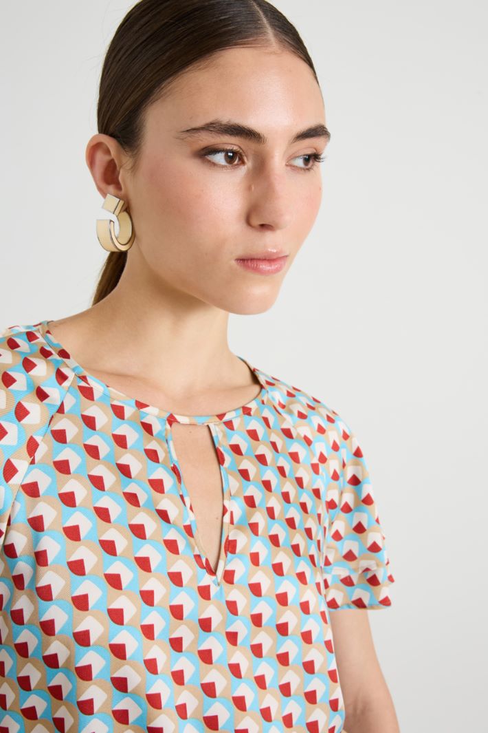 Blusa de sarga estampada