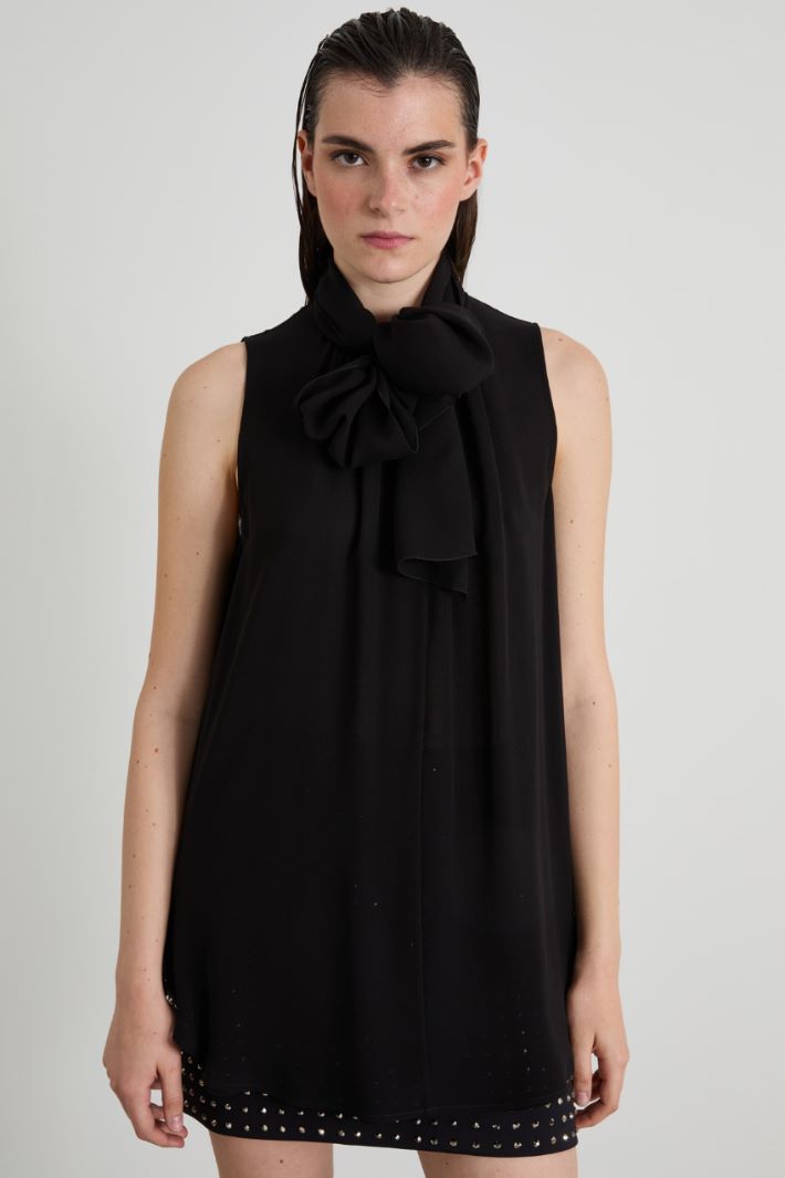 Silk blouse with scarf Intrend