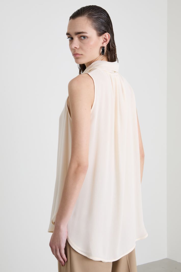 Silk blouse with scarf Intrend - 2