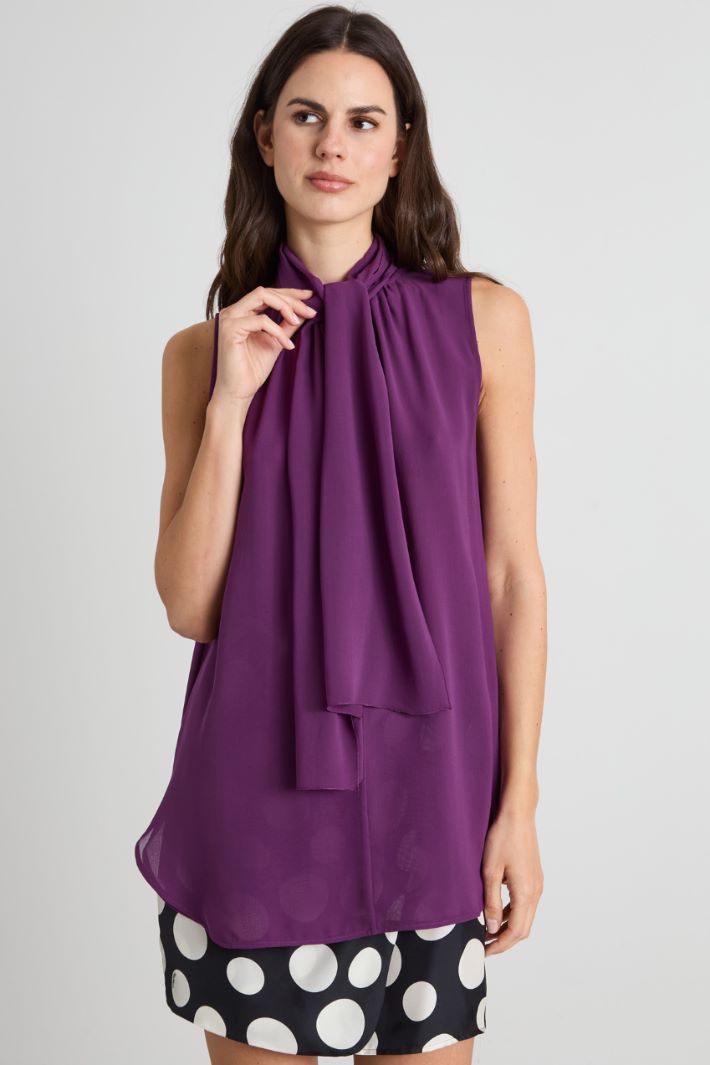 Silk blouse with scarf Intrend