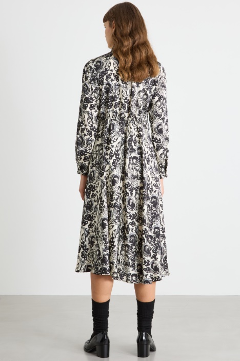 Vestido camisero de sarga con fajín