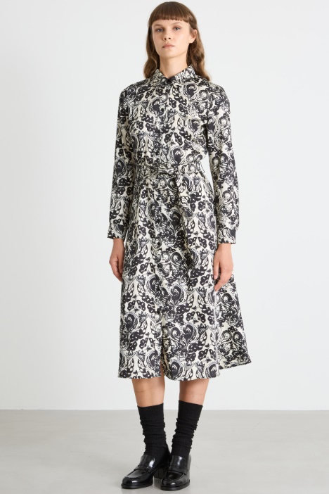 Vestido camisero de sarga con fajín