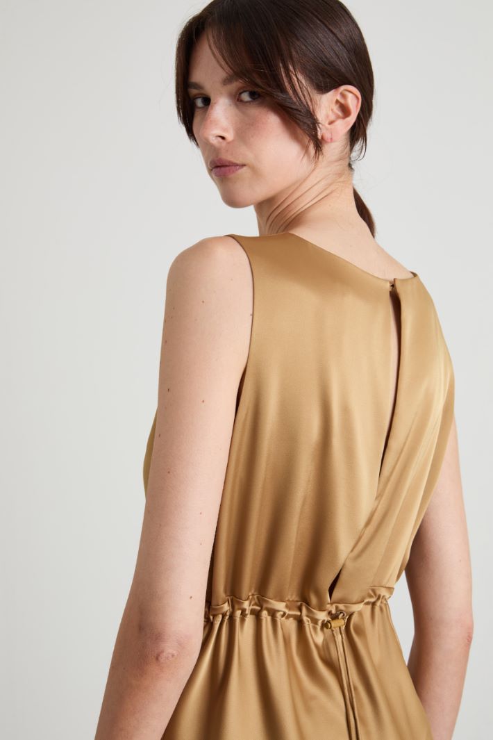 Long satin dress Intrend - 4