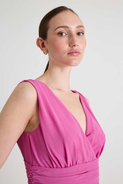 Vestido largo de georgette plisado