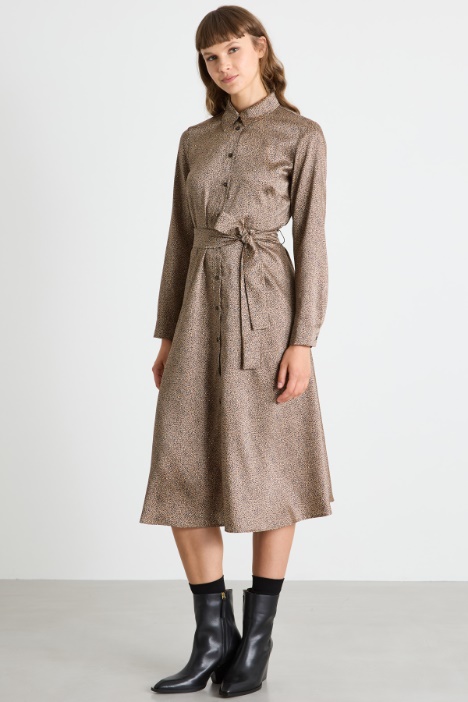 Vestido camisero de sarga con fajín