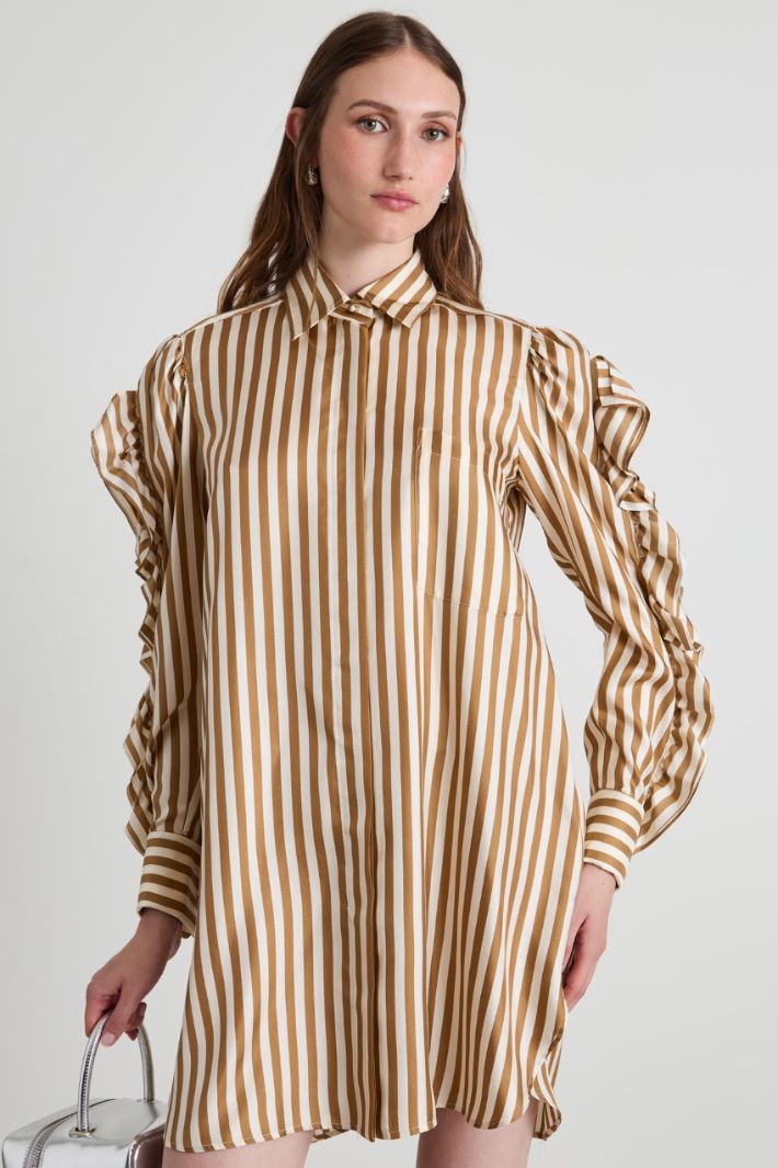 Dress with ruffled sleeves Intrend - 2