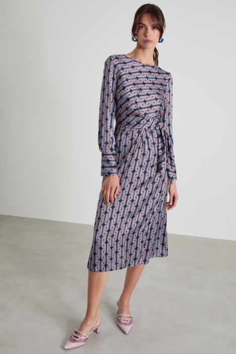 Abito midi in raso a fantasia