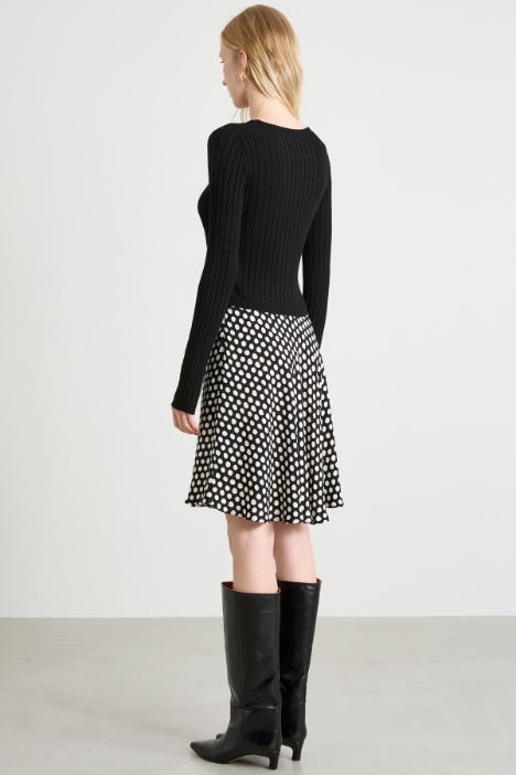 Abito in maglia e tessuto crépe