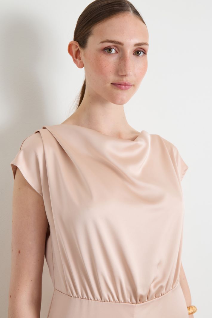 Satin midi dress Intrend - 4