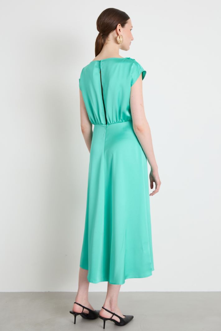 Satin midi dress Intrend - 3