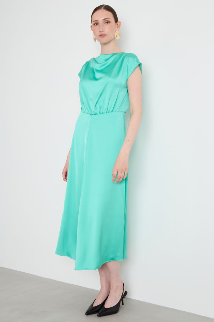 Satin midi dress Intrend - 2