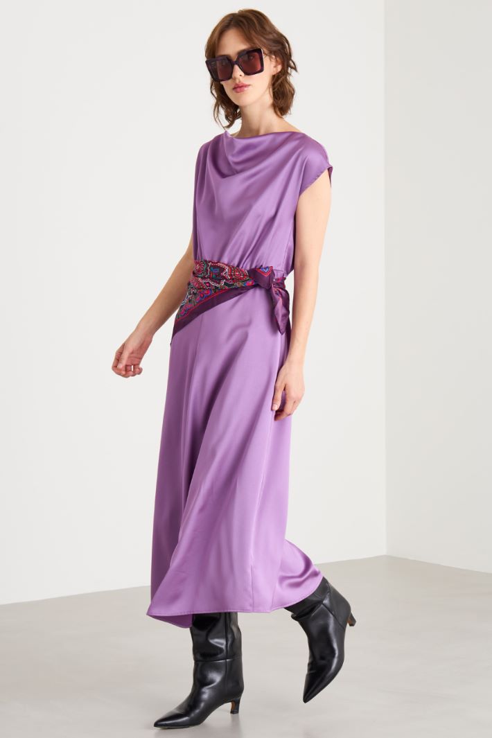 Abito midi in raso