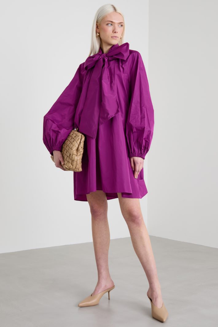 Short taffeta dress Intrend