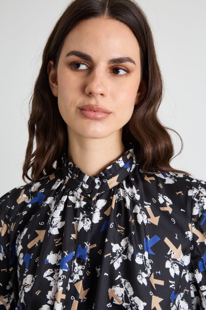 Abito ampio in twill di seta Intrend - 4