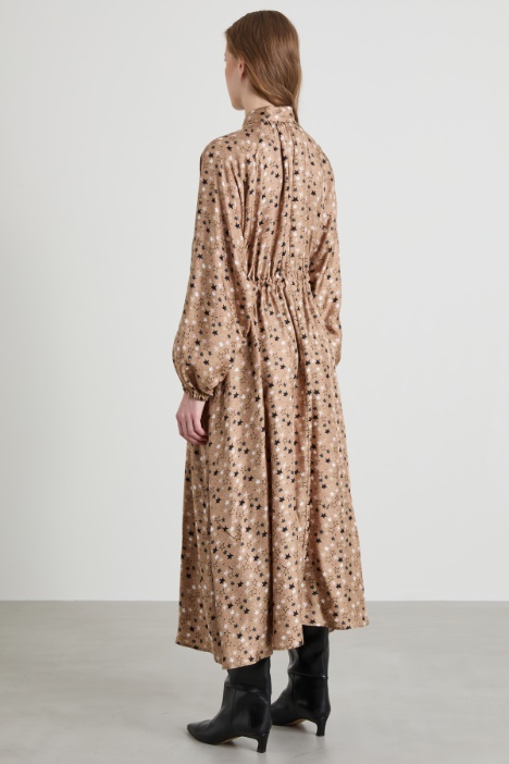 Vestido camisero de seda