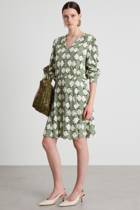 Vestido con estampado geométrico Intrend