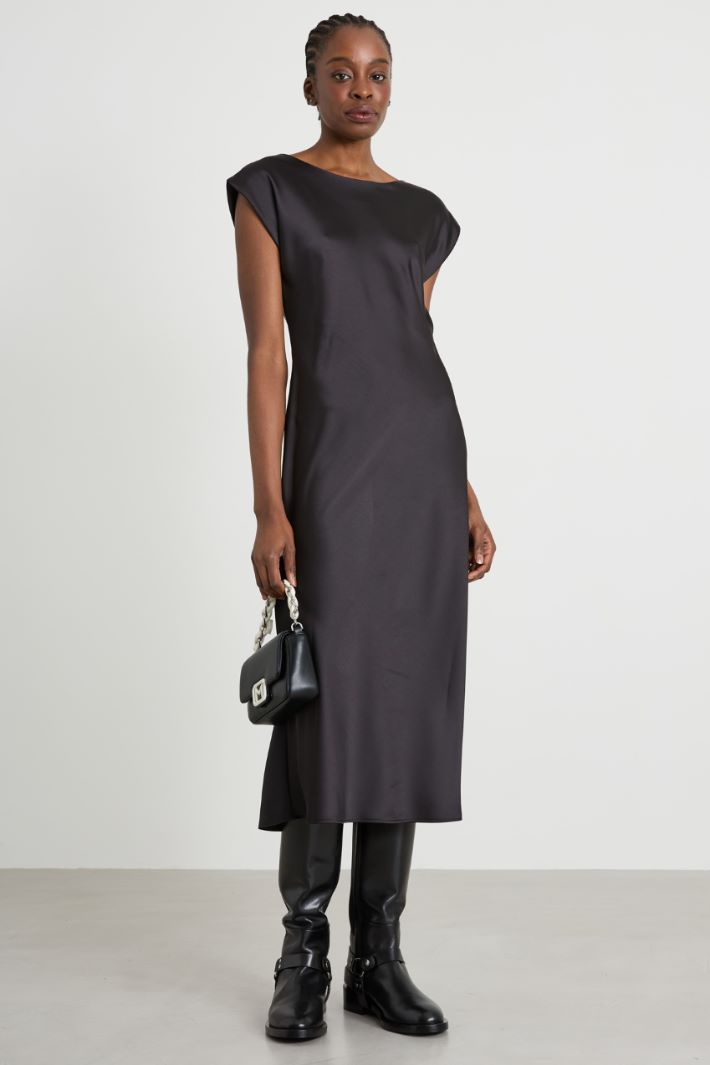 Satin dress Intrend