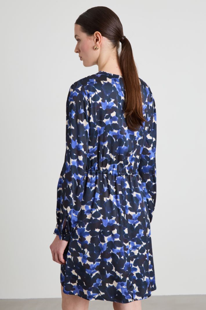 Patterned satin dress Intrend - 3
