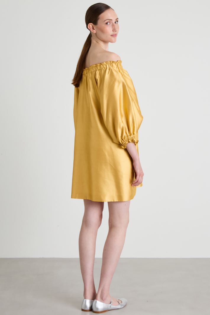 Short dress in silk-blend shantung Intrend - 3