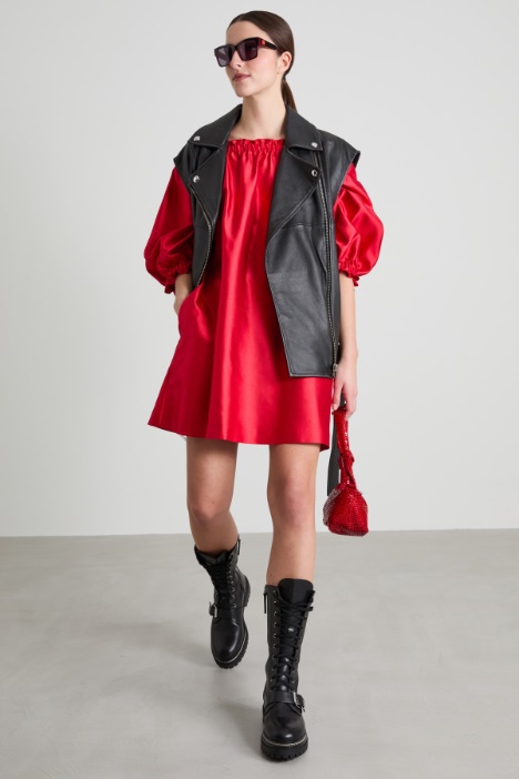 Short dress in silk-blend shantung Intrend