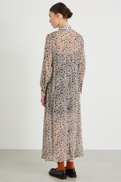 Vestido camisero de crepé floral