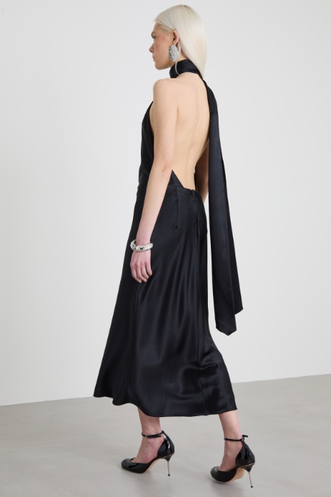 Vestido de raso de seda