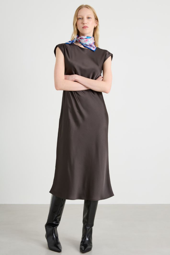 Satin dress Intrend