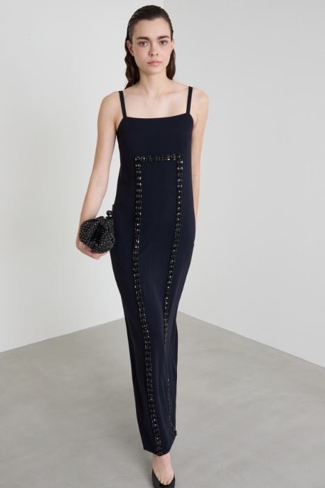 Abito lungo con cristalli