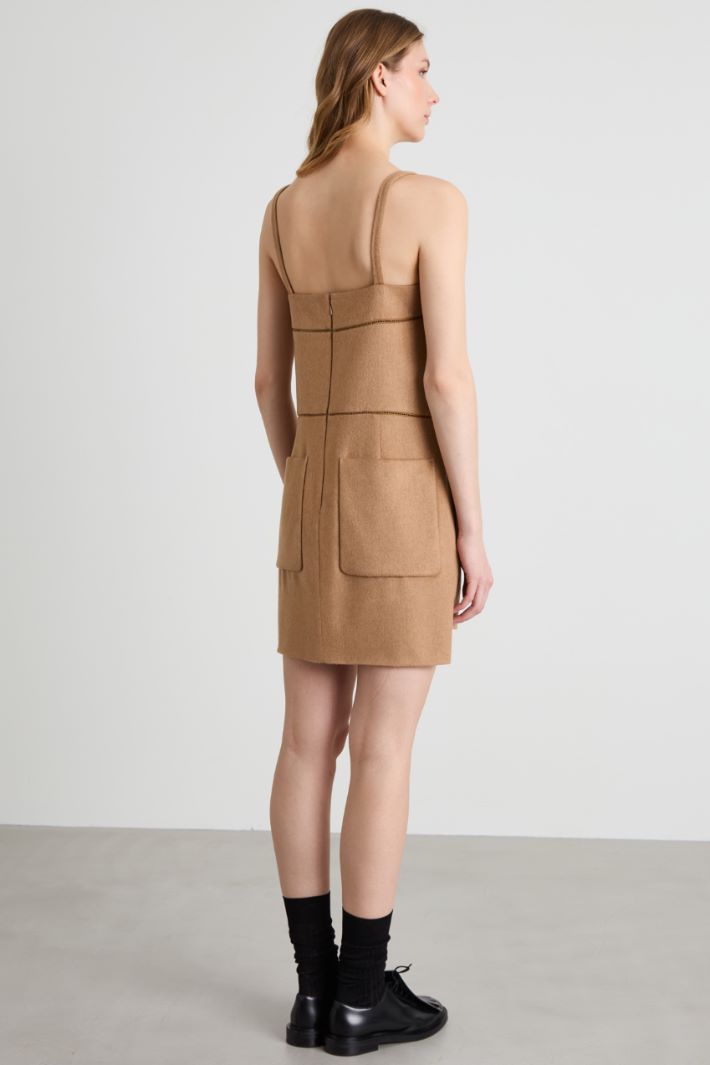 Short camel dress Intrend - 3